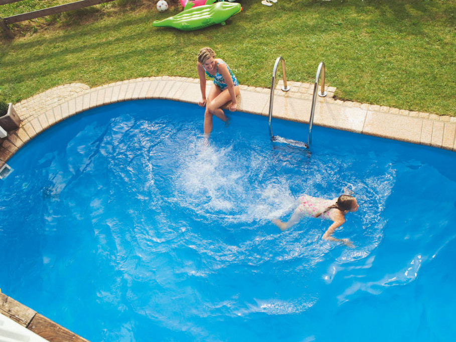Private Pool &ndash; Clean without Chemicals Thanks to GRANDER&reg;